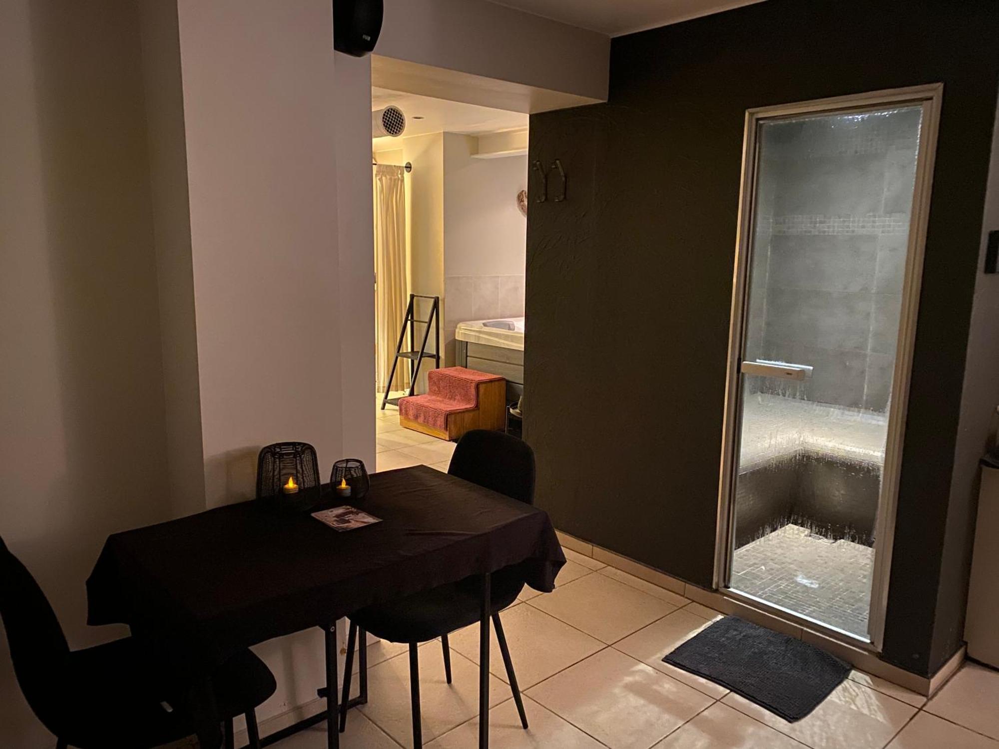 Le Petit Studio De L'Espace Bien Etre Libin Экстерьер фото